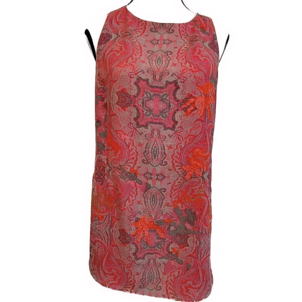 Cabi sleeveless blouse with back zipper and curved hem - sz S